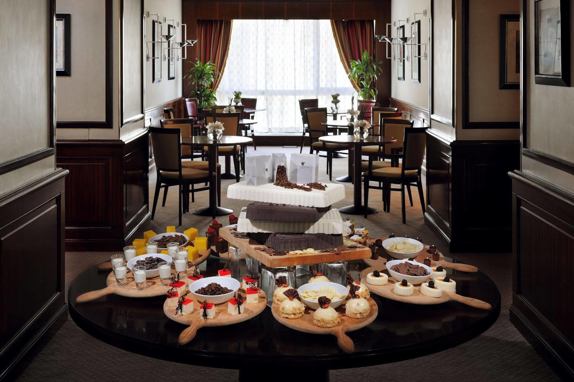 Jw Marriott Hotel Kuwait Kuwait City Esterno foto